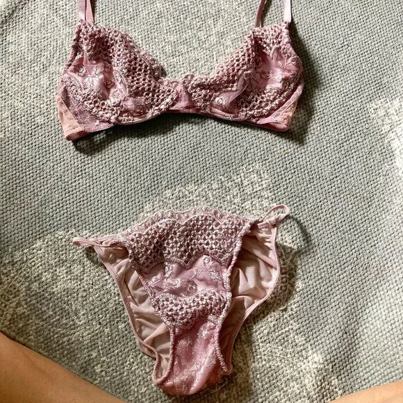 Victoria Secret Pink Metalic Mesh & Embroidery Demi Bra - Picture 3 of 10